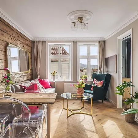 Authentic 2br With Views In Center