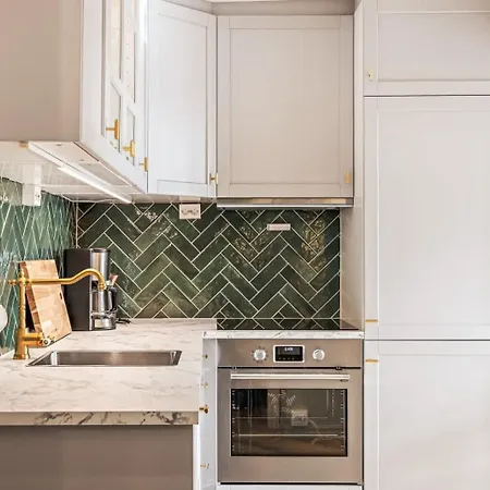 Authentic 2br With Views In Center Daire *