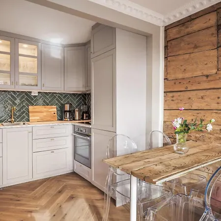아파트 Authentic 2br With Views In Center