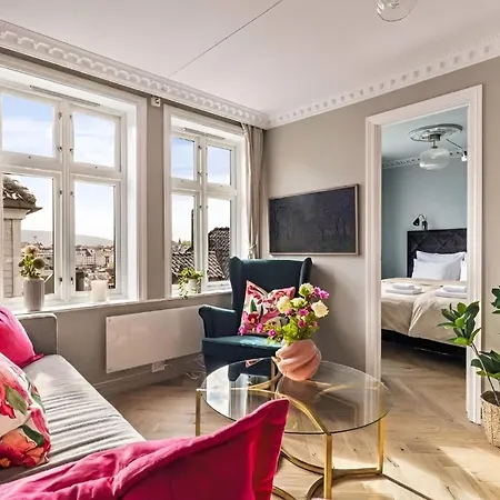 Authentic 2br With Views In Center Daire *